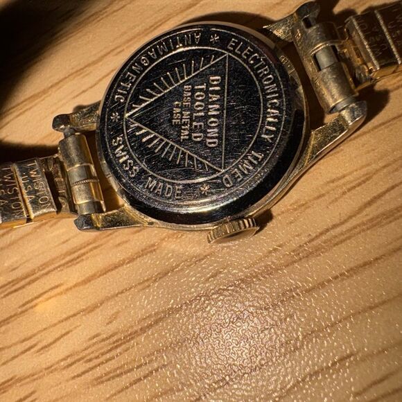 ⌚ Vintage Lucerne Swiss Made Ladies Watch – Antimagnetic – Stretch Band – As-Is - Picture 2 of 3